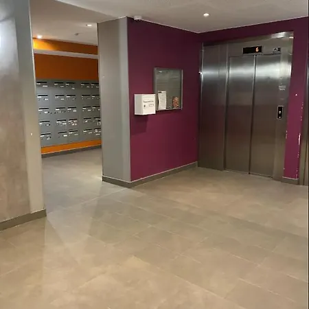 A 10 Mins De Paris Apartment